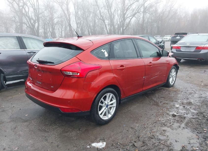 Photo 4 of 2018 Ford Focus SE (VIN 1FADP3K22JL245904)