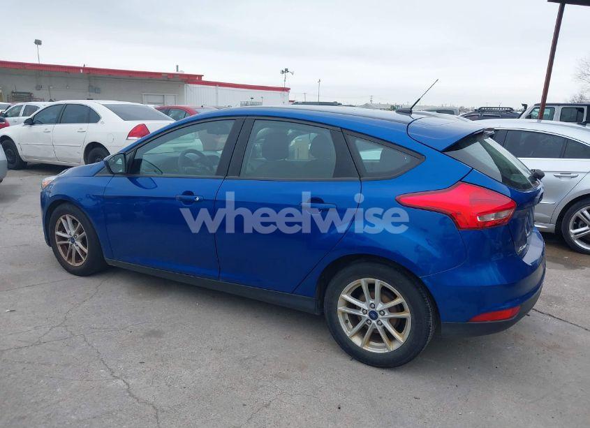 Photo 14 of 2018 Ford Focus SE (VIN 1FADP3K22JL271385)