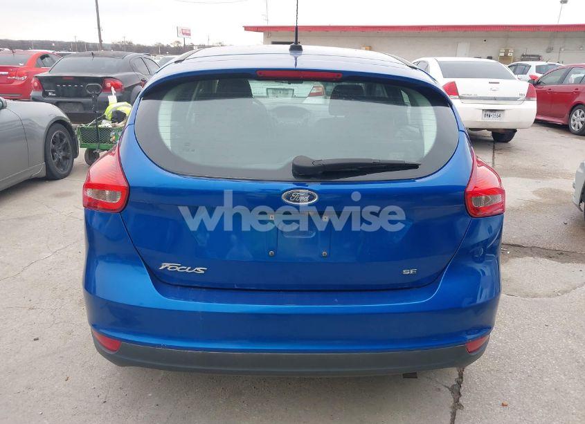 Photo 16 of 2018 Ford Focus SE (VIN 1FADP3K22JL271385)