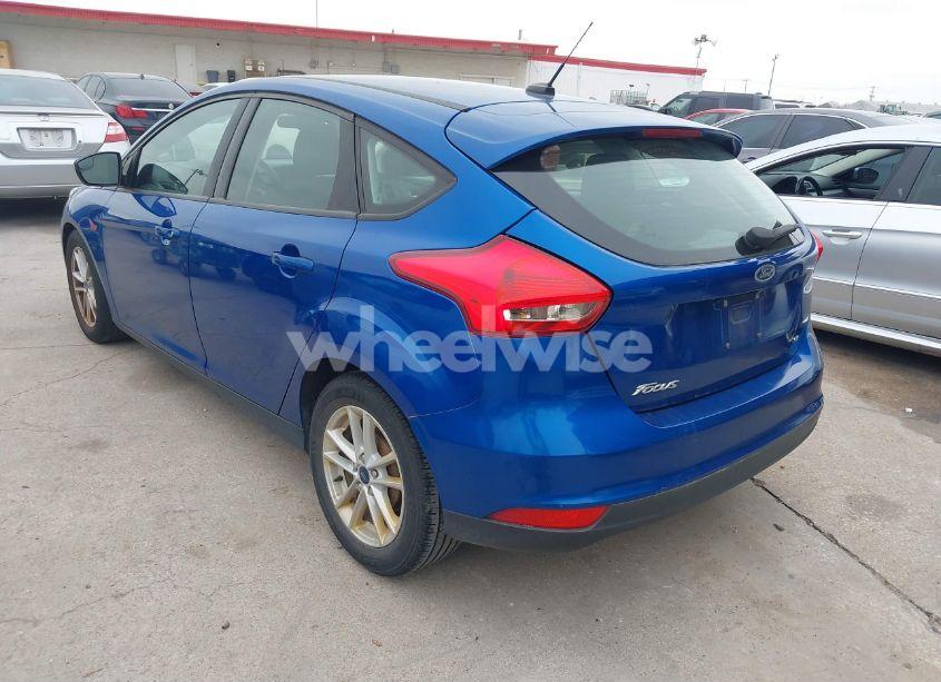 Photo 3 of 2018 Ford Focus SE (VIN 1FADP3K22JL271385)