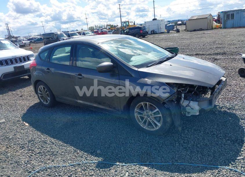 2018 Ford Focus SE (VIN 1FADP3K22JL280832) main photo