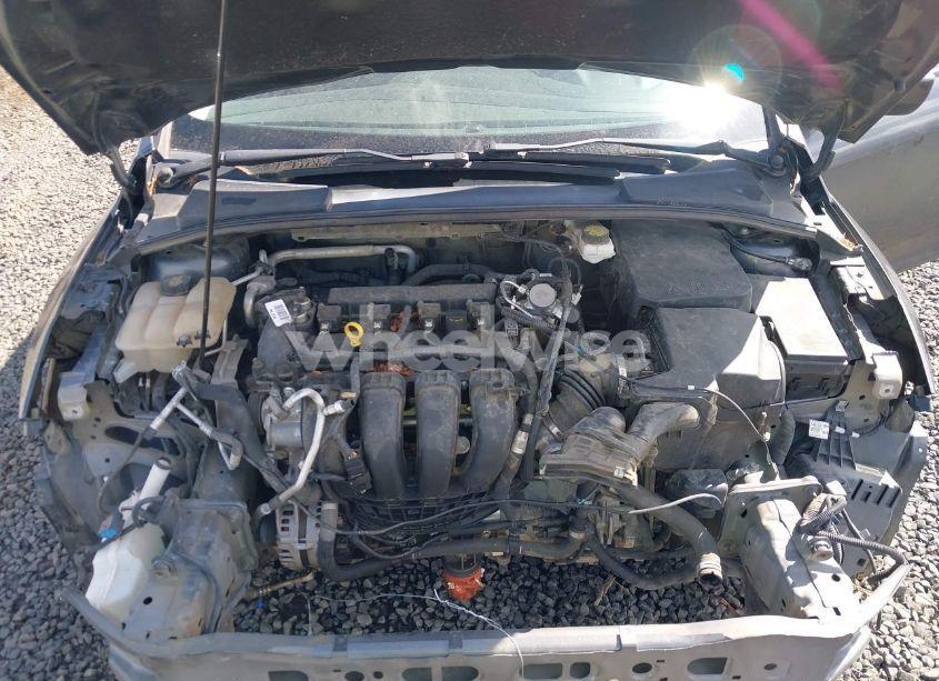 Photo 10 of 2018 Ford Focus SE (VIN 1FADP3K22JL280832)