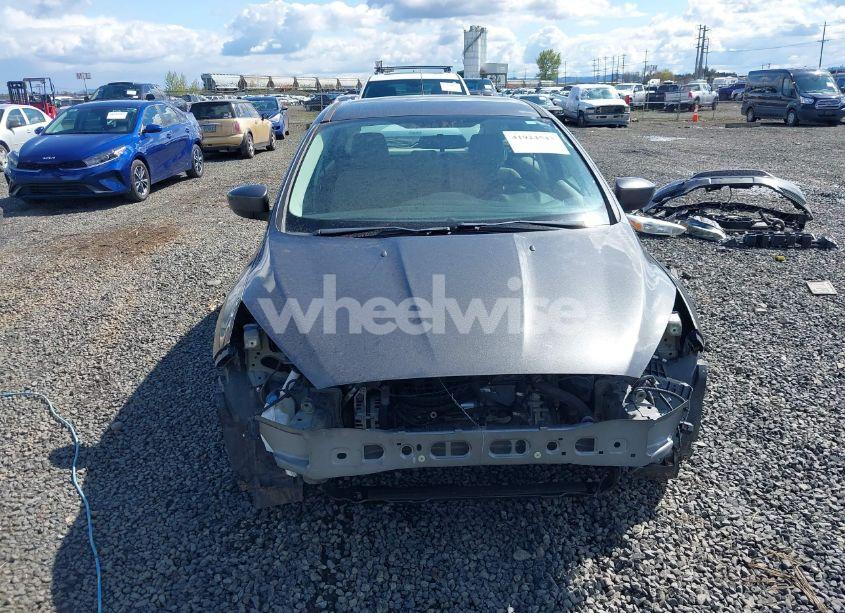Photo 13 of 2018 Ford Focus SE (VIN 1FADP3K22JL280832)