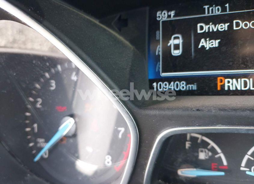 Photo 16 of 2018 Ford Focus SE (VIN 1FADP3K22JL280832)