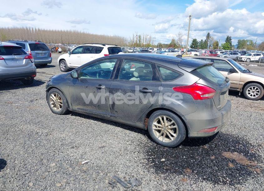 Photo 3 of 2018 Ford Focus SE (VIN 1FADP3K22JL280832)
