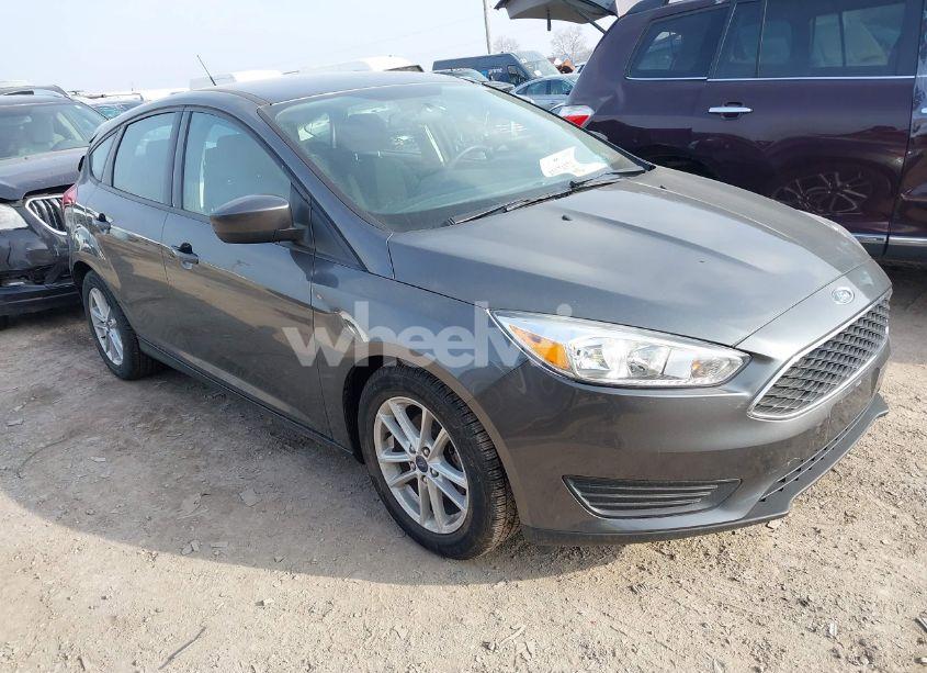 2018 Ford Focus SE (VIN 1FADP3K22JL285268) main photo