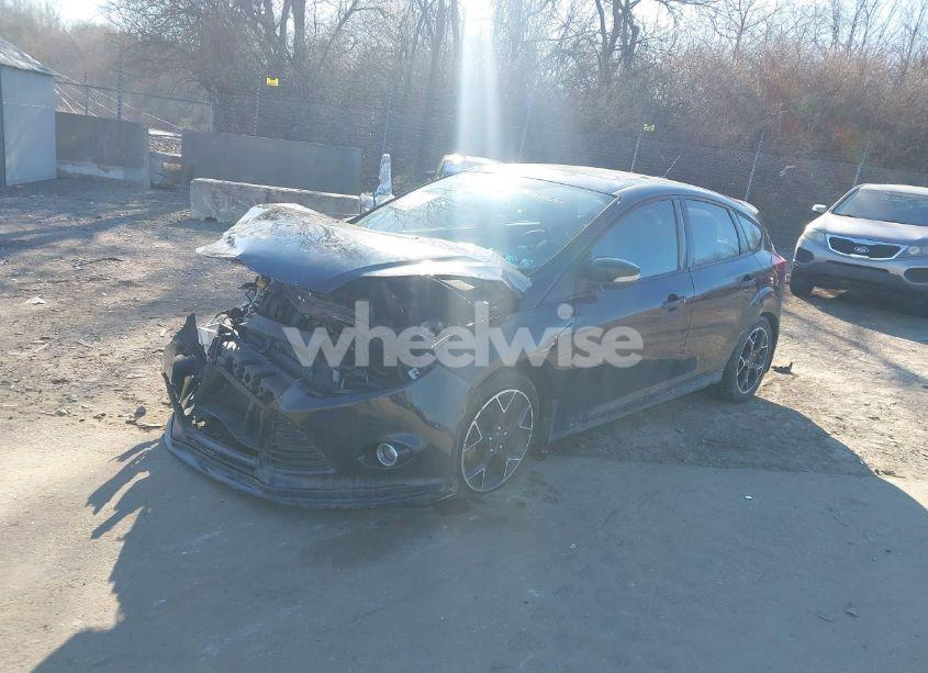 Photo 2 of 2013 Ford Focus SE (VIN 1FADP3K23DL168206)