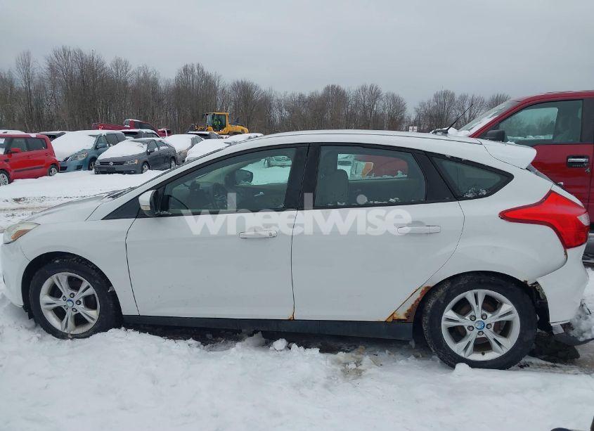 Photo 14 of 2013 Ford Focus SE (VIN 1FADP3K23DL230297)