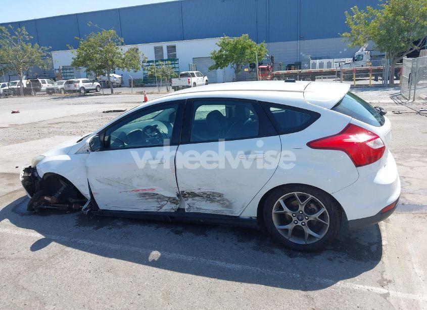 Photo 15 of 2013 Ford Focus SE (VIN 1FADP3K23DL279077)