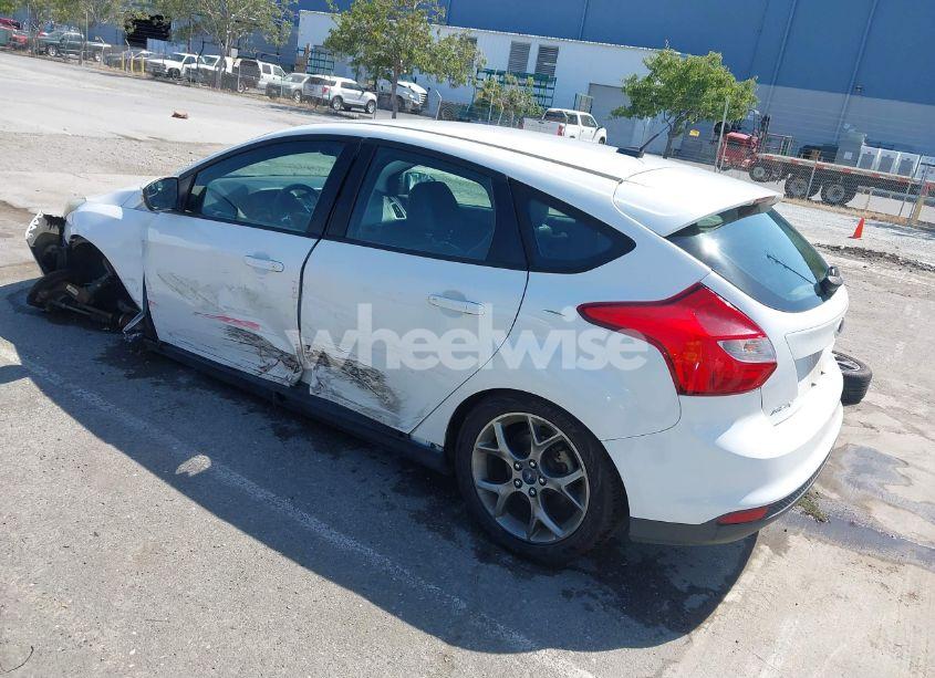 Photo 3 of 2013 Ford Focus SE (VIN 1FADP3K23DL279077)