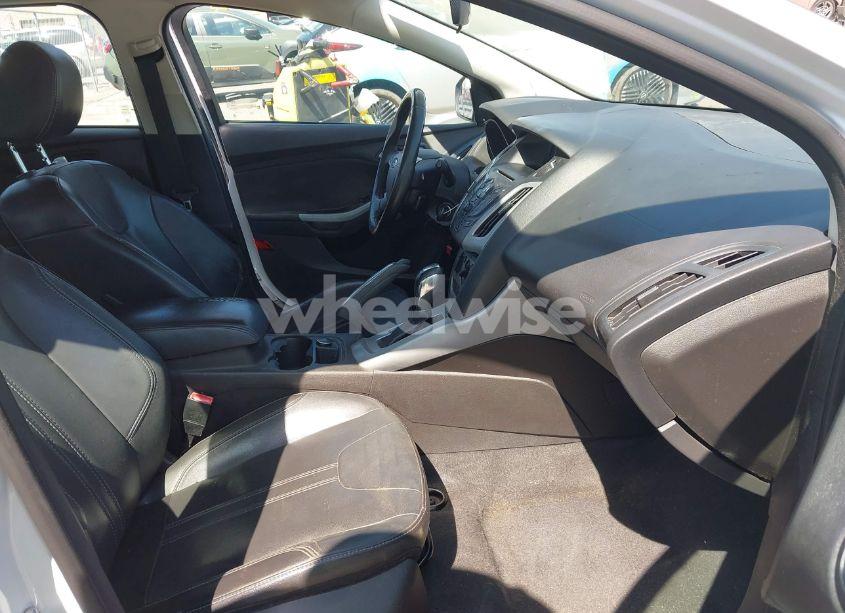 Photo 5 of 2013 Ford Focus SE (VIN 1FADP3K23DL279077)
