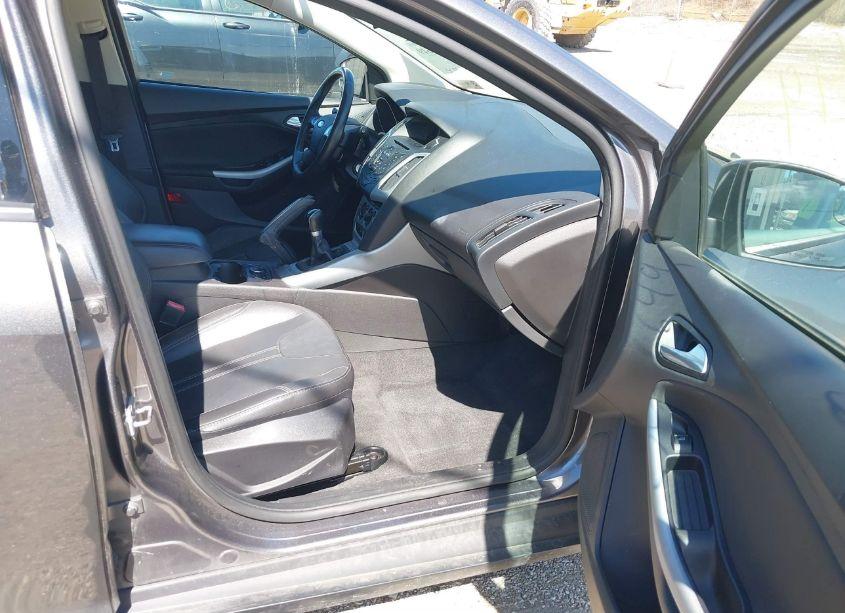 Photo 5 of 2013 Ford Focus SE (VIN 1FADP3K23DL289334)