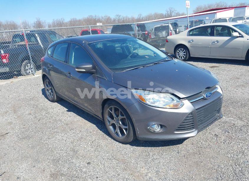 2013 Ford Focus SE (VIN 1FADP3K23DL317181) main photo
