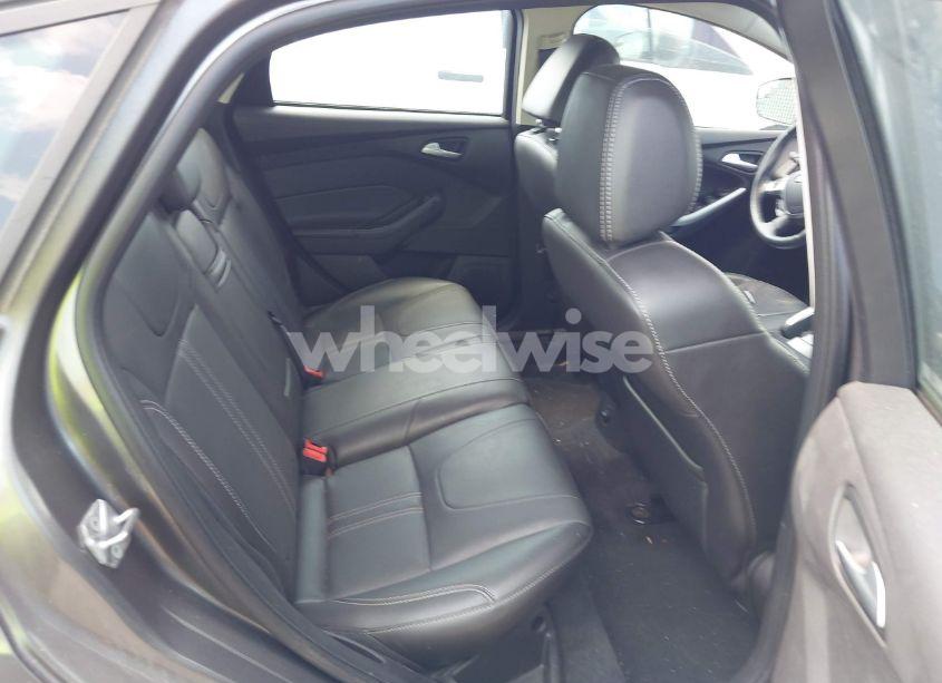 Photo 8 of 2013 Ford Focus SE (VIN 1FADP3K23DL332389)