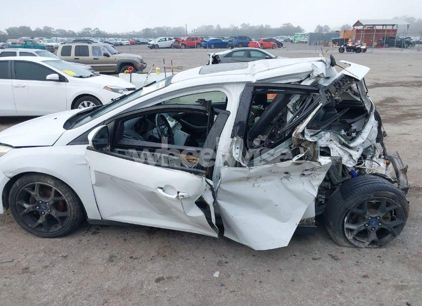 Photo 14 of 2013 Ford Focus SE (VIN 1FADP3K23DL374626)