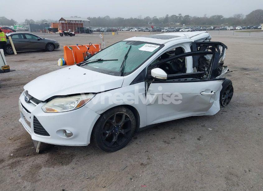 Photo 2 of 2013 Ford Focus SE (VIN 1FADP3K23DL374626)