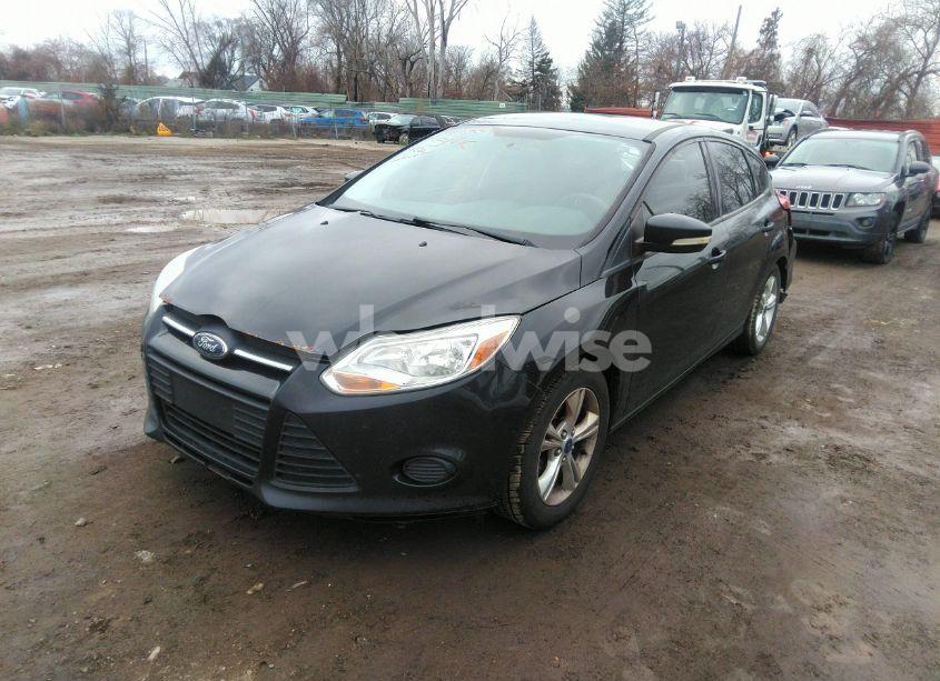 Photo 2 of 2013 Ford Focus SE (VIN 1FADP3K23DL380877)