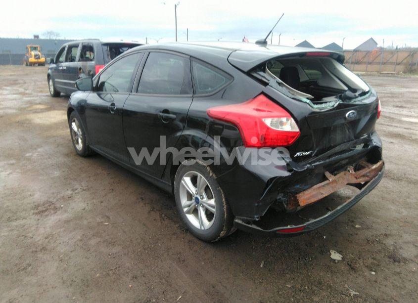 Photo 3 of 2013 Ford Focus SE (VIN 1FADP3K23DL380877)