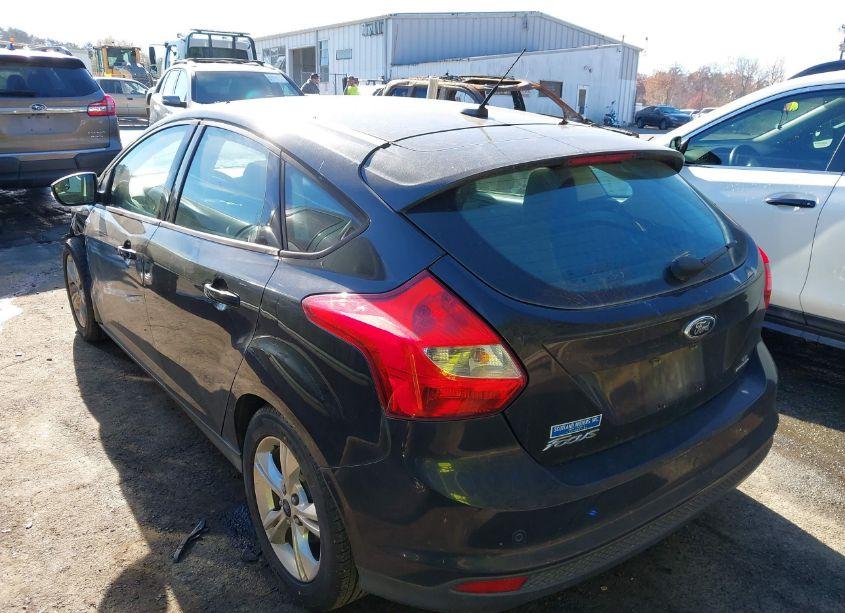 Photo 3 of 2014 Ford Focus SE (VIN 1FADP3K23EL103339)