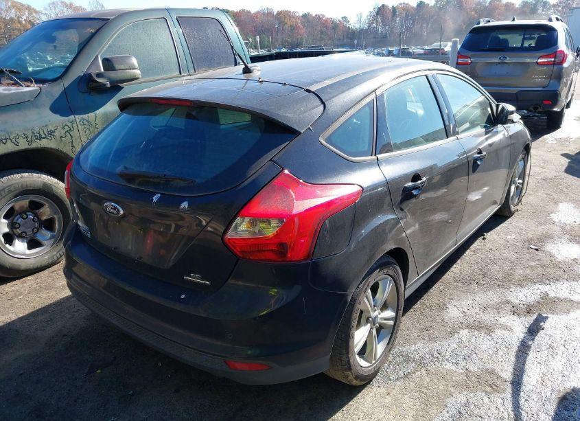 Photo 4 of 2014 Ford Focus SE (VIN 1FADP3K23EL103339)