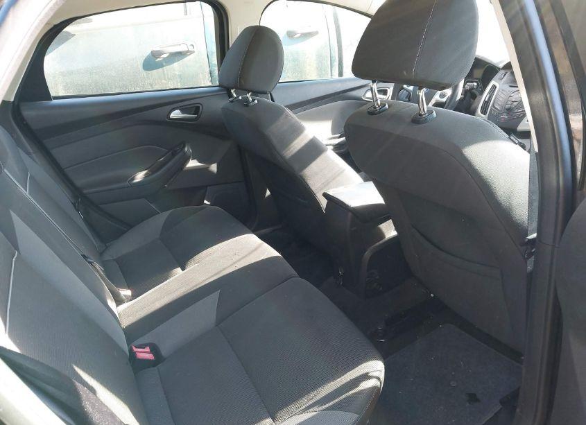 Photo 8 of 2014 Ford Focus SE (VIN 1FADP3K23EL103339)