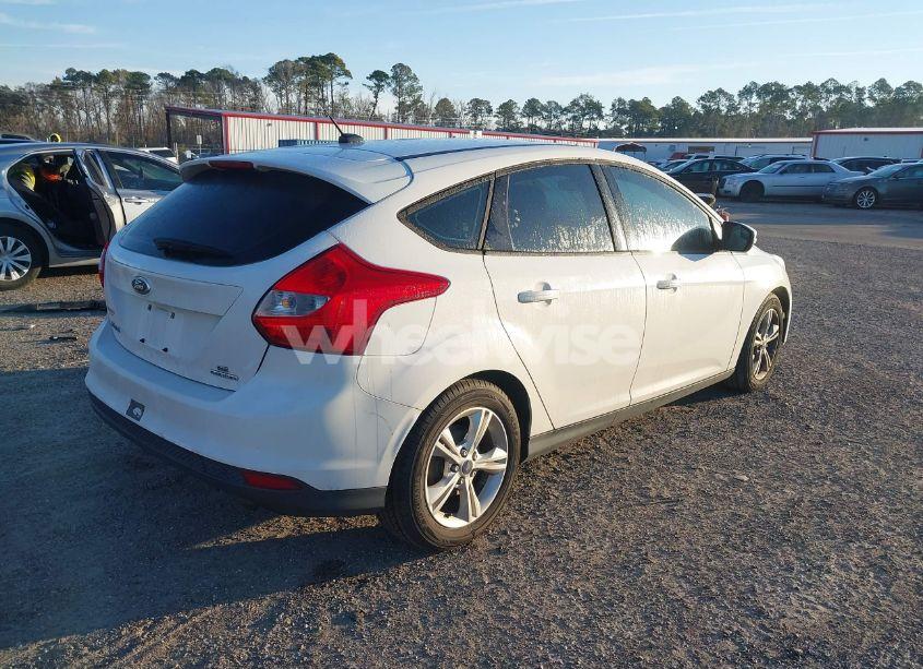 Photo 4 of 2014 Ford Focus SE (VIN 1FADP3K23EL121730)