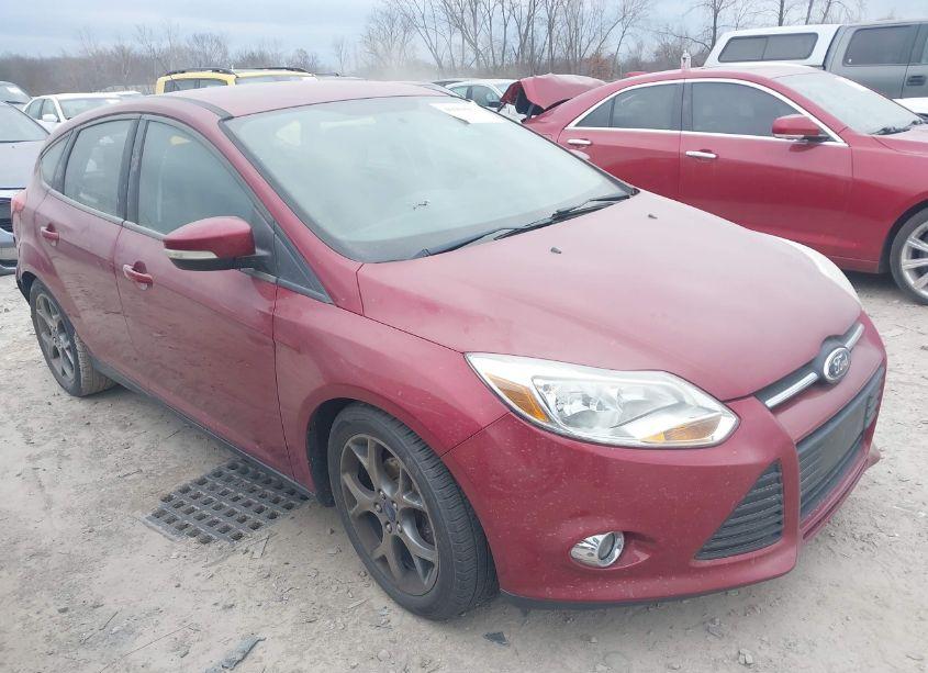 2014 Ford Focus SE (VIN 1FADP3K23EL166957) main photo