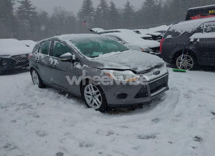 2014 Ford Focus SE (VIN 1FADP3K23EL178753) main photo