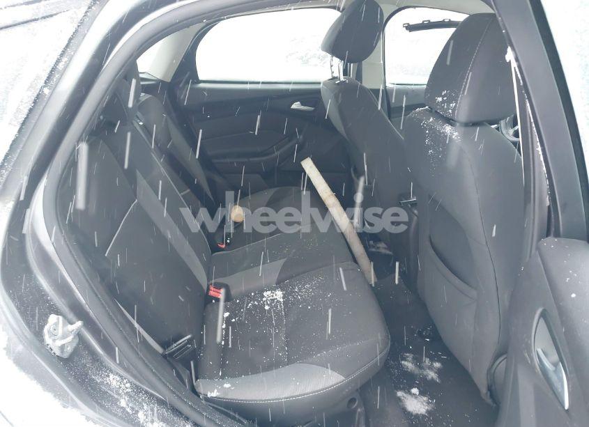 Photo 8 of 2014 Ford Focus SE (VIN 1FADP3K23EL178753)