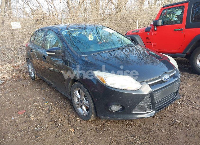 2014 Ford Focus SE (VIN 1FADP3K23EL184228) main photo