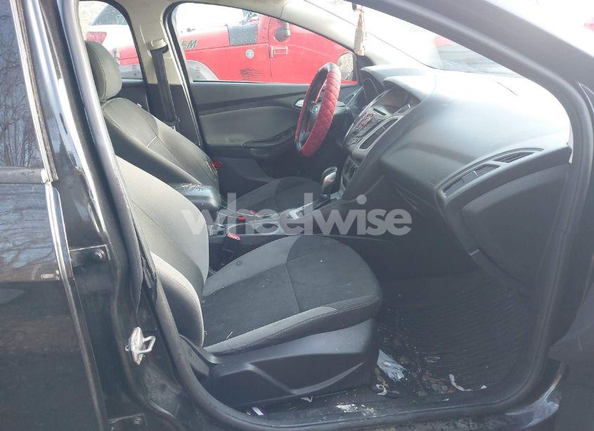 Photo 5 of 2014 Ford Focus SE (VIN 1FADP3K23EL184228)