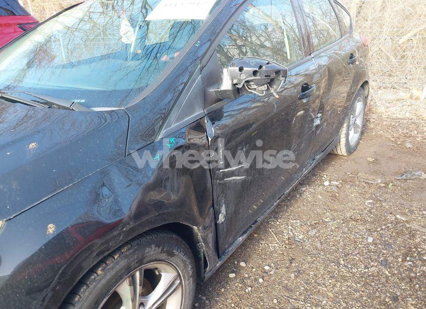 Photo 6 of 2014 Ford Focus SE (VIN 1FADP3K23EL184228)