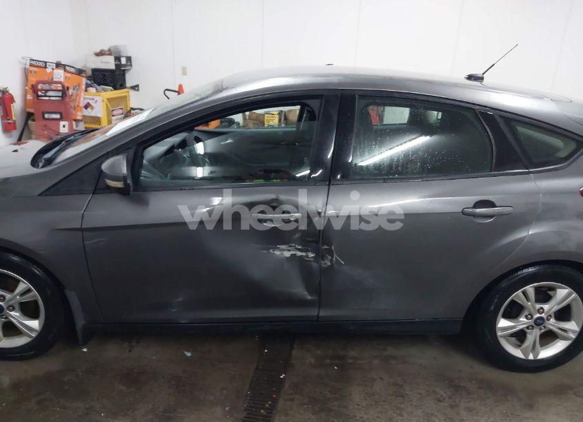 Photo 14 of 2014 Ford Focus SE (VIN 1FADP3K23EL205935)