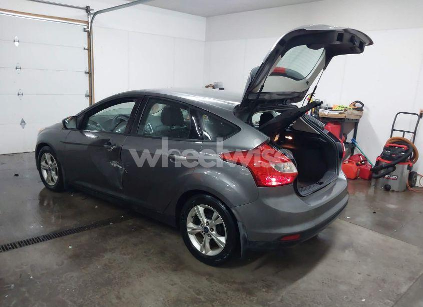 Photo 3 of 2014 Ford Focus SE (VIN 1FADP3K23EL205935)