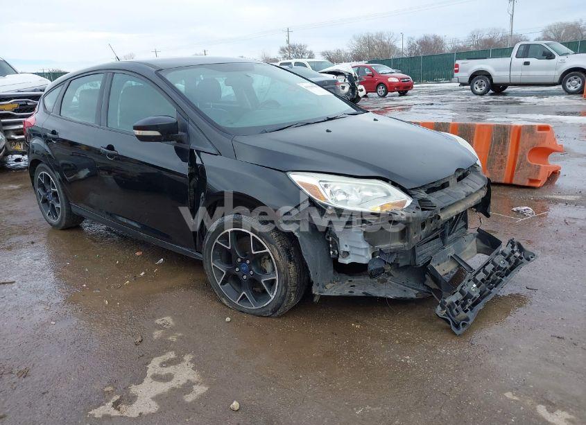 2014 Ford Focus SE (VIN 1FADP3K23EL213212) main photo