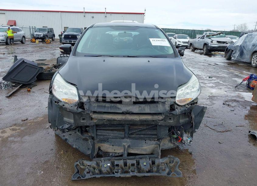 Photo 13 of 2014 Ford Focus SE (VIN 1FADP3K23EL213212)