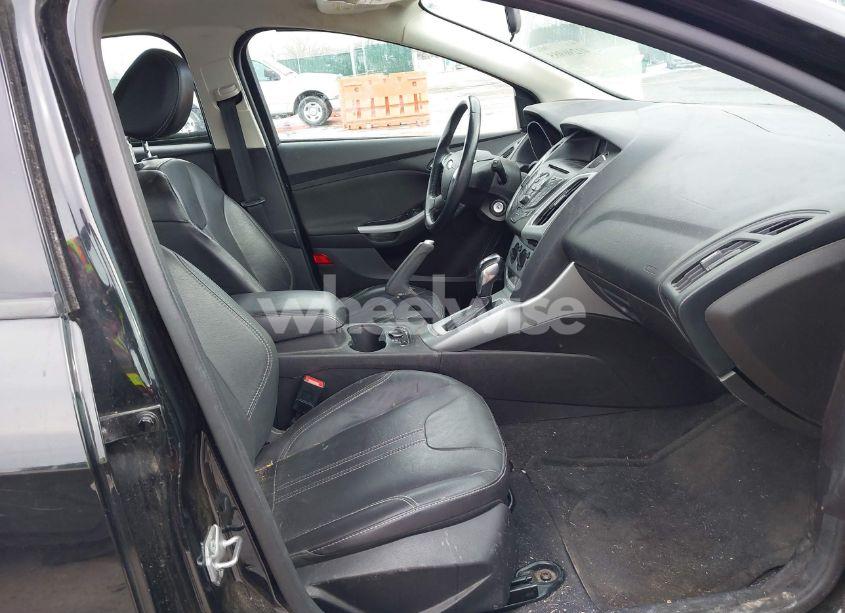 Photo 5 of 2014 Ford Focus SE (VIN 1FADP3K23EL213212)