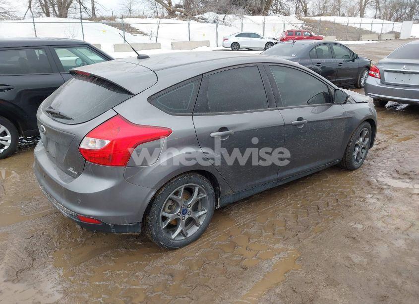 Photo 4 of 2014 Ford Focus SE (VIN 1FADP3K23EL236991)