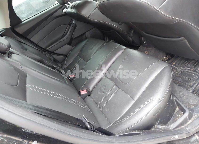 Photo 8 of 2014 Ford Focus SE (VIN 1FADP3K23EL258943)