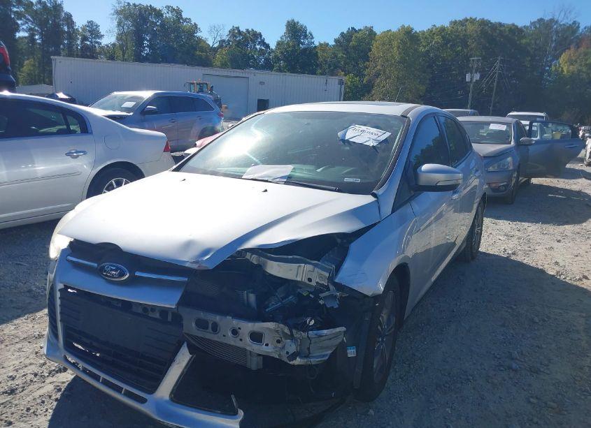 Photo 2 of 2014 Ford Focus SE (VIN 1FADP3K23EL279582)