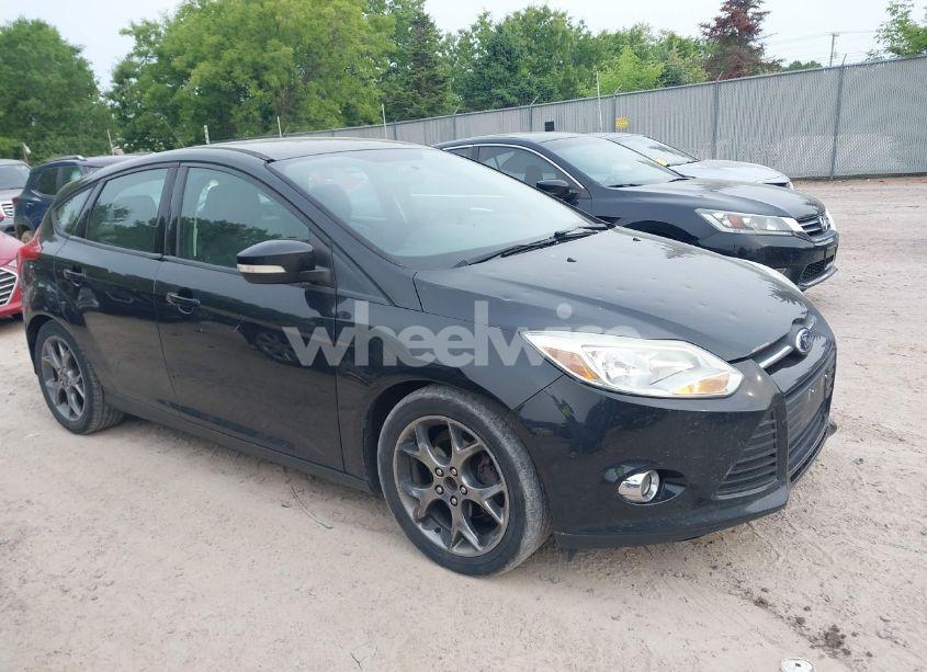 2014 Ford Focus SE (VIN 1FADP3K23EL292655) main photo