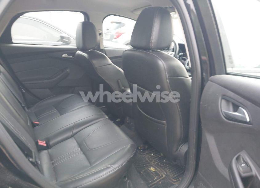 Photo 8 of 2014 Ford Focus SE (VIN 1FADP3K23EL292655)