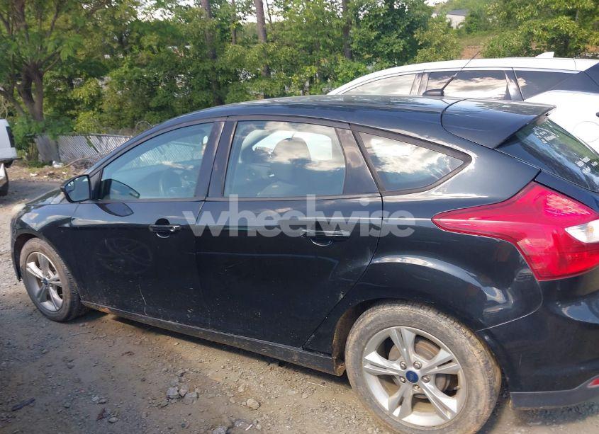 Photo 14 of 2014 Ford Focus SE (VIN 1FADP3K23EL313228)