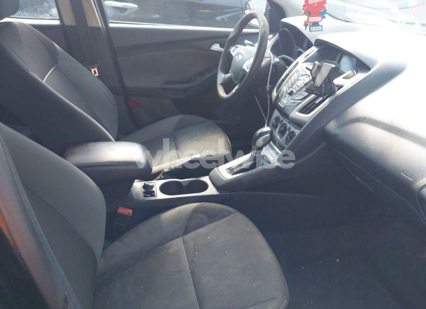 Photo 5 of 2014 Ford Focus SE (VIN 1FADP3K23EL313228)