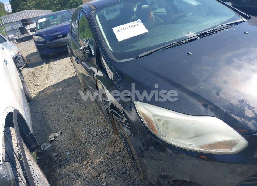 Photo 6 of 2014 Ford Focus SE (VIN 1FADP3K23EL313228)