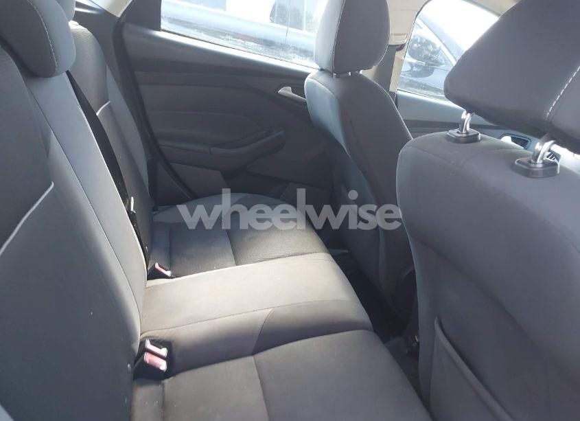 Photo 8 of 2014 Ford Focus SE (VIN 1FADP3K23EL313228)