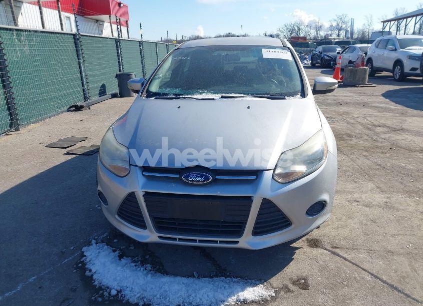Photo 12 of 2014 Ford Focus SE (VIN 1FADP3K23EL314427)