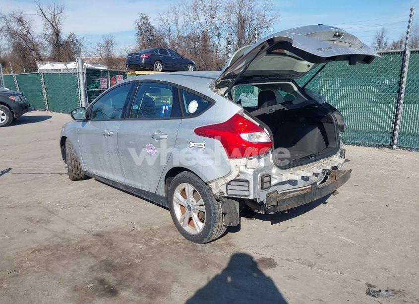 Photo 3 of 2014 Ford Focus SE (VIN 1FADP3K23EL314427)