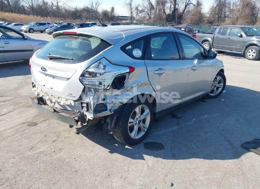 Photo 4 of 2014 Ford Focus SE (VIN 1FADP3K23EL314427)