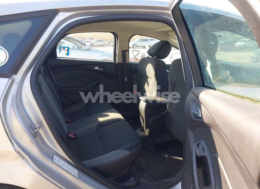 Photo 8 of 2014 Ford Focus SE (VIN 1FADP3K23EL314427)